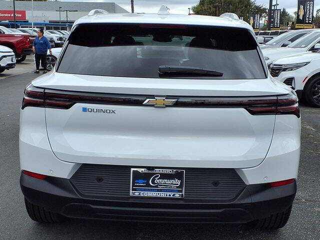 2026 Chevrolet Equinox EV LT 2