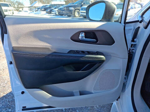 2021 Chrysler Voyager L