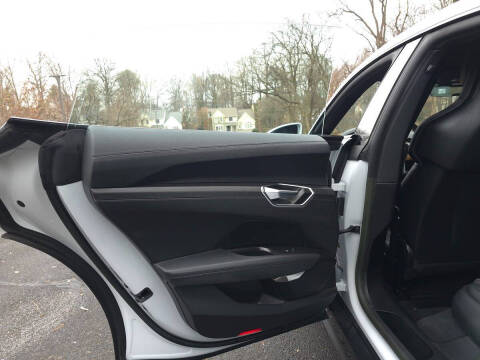 2023 Audi e-tron GT quattro Premium Plus