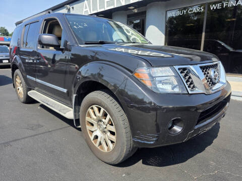 2012 Nissan Pathfinder LE