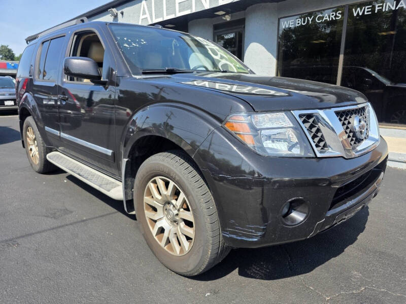 2012 Nissan Pathfinder LE