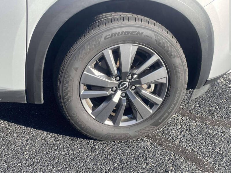 2025 Nissan Pathfinder SV