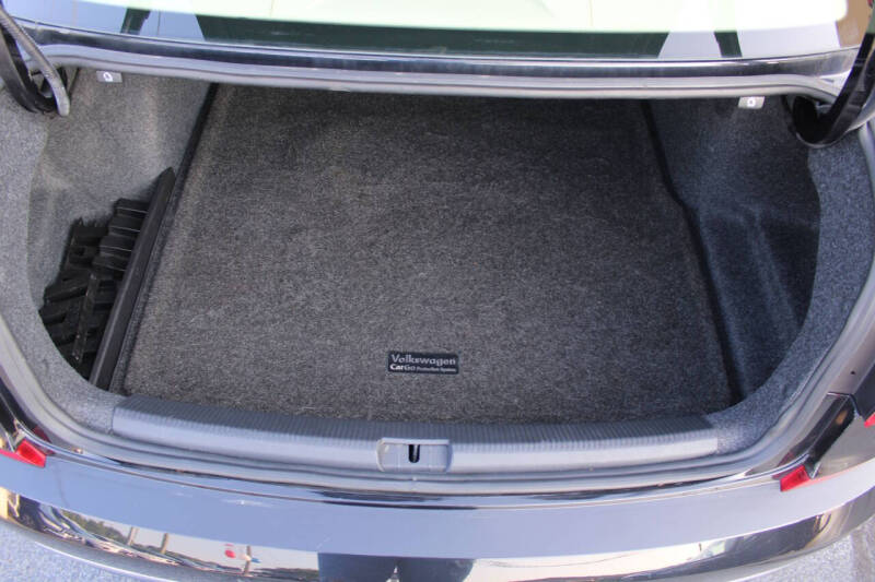 2019 Volkswagen Passat SE R-Line