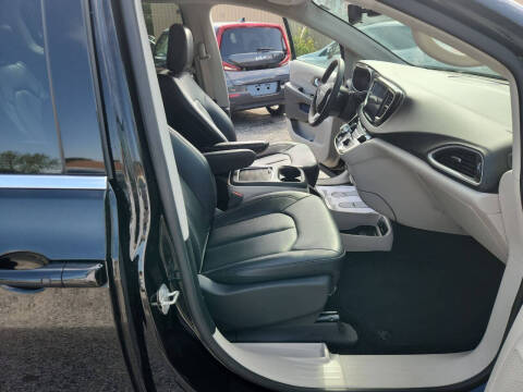 2024 Chrysler Pacifica Touring L