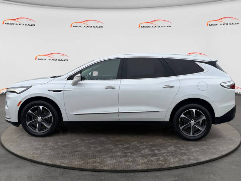 2022 Buick Enclave Essence