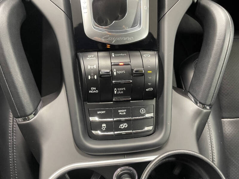 2016 Porsche Cayenne GTS