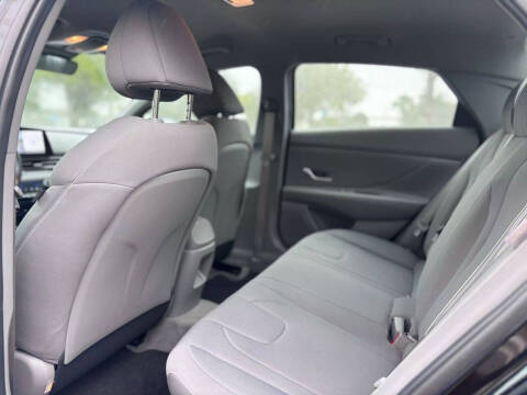 2024 Hyundai Elantra SEL