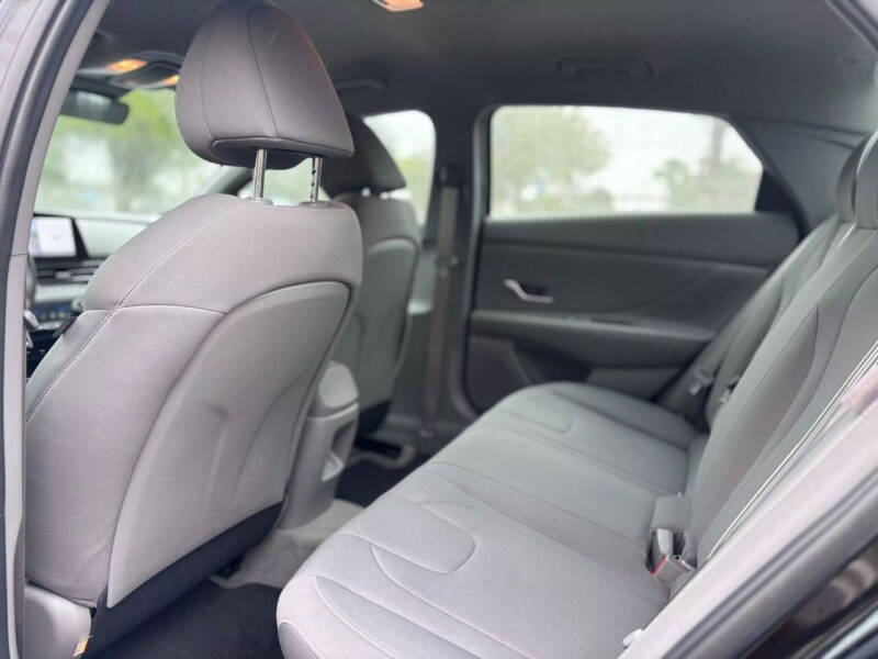 2024 Hyundai Elantra SEL