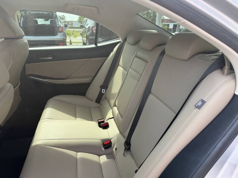 2017 Lexus IS 200t