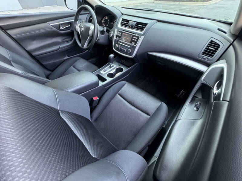 2016 Nissan Altima 2.5 SR
