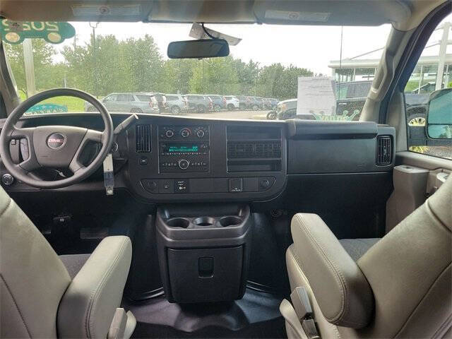 2022 GMC Savana 2500