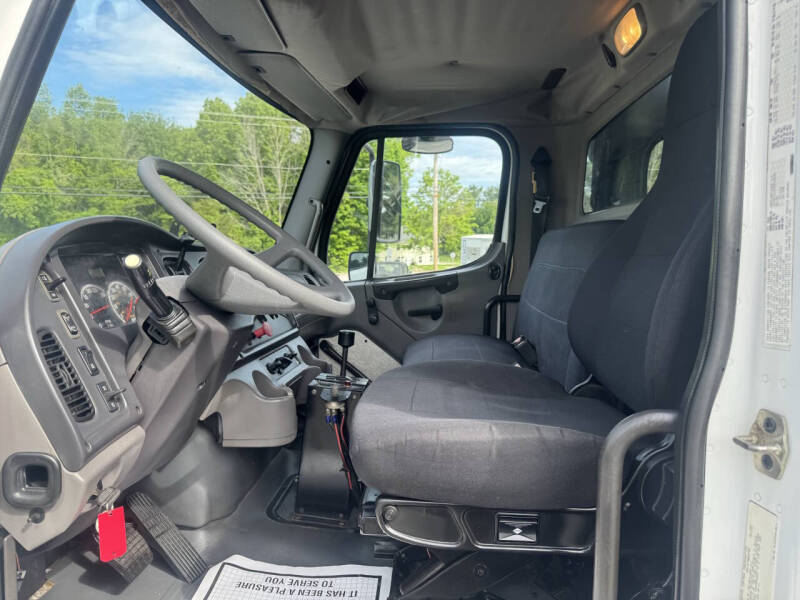 2005 Freightliner M2 112