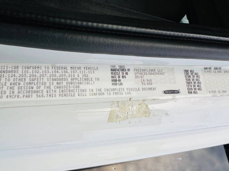 2008 Freightliner M2 106