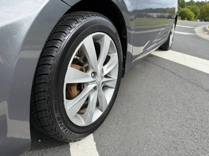 2012 Hyundai Accent SE