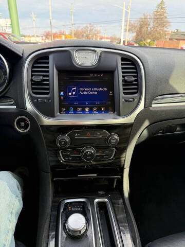 2016 Chrysler 300 Limited