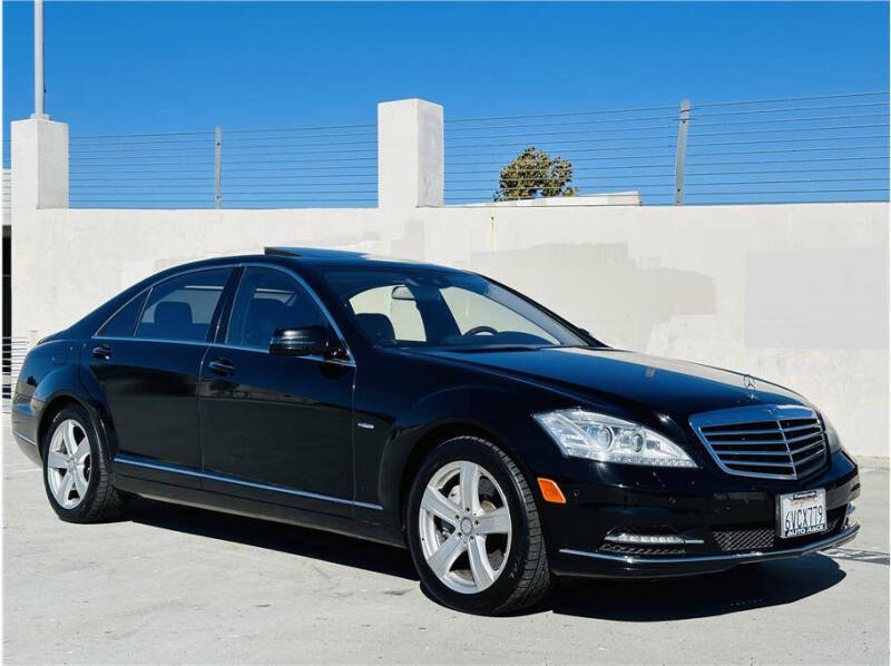 2012 Mercedes-Benz S-Class S550 photo 3