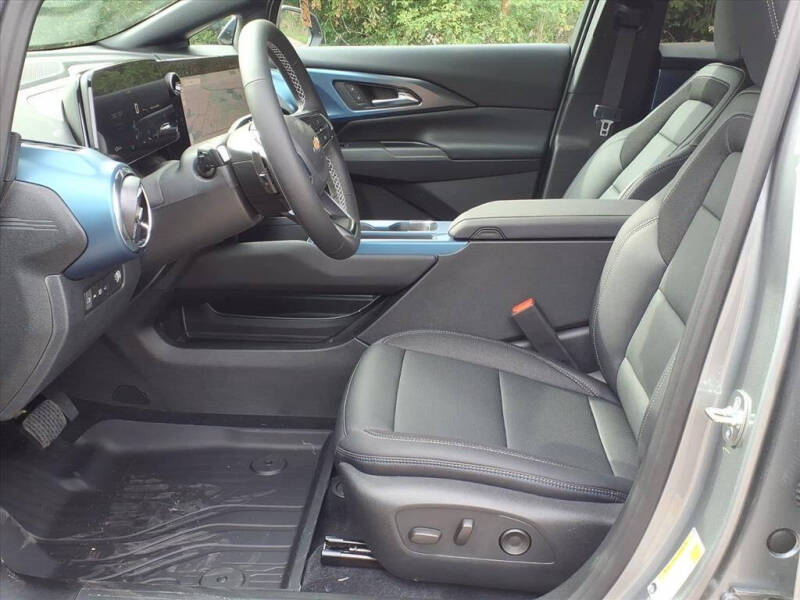 2026 Chevrolet Equinox EV LT 2