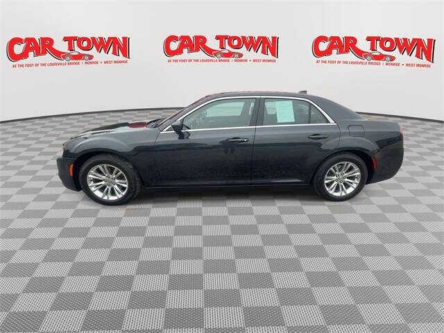 2019 Chrysler 300 Touring