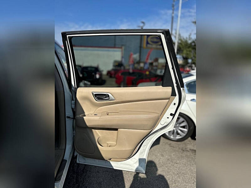 2013 Nissan Pathfinder Platinum