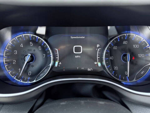 2027 Chrysler Pacifica Select