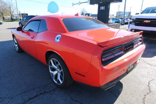 2016 Dodge Challenger SXT Plus