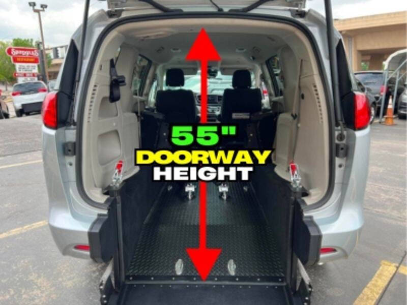 2024 Chrysler Voyager LX