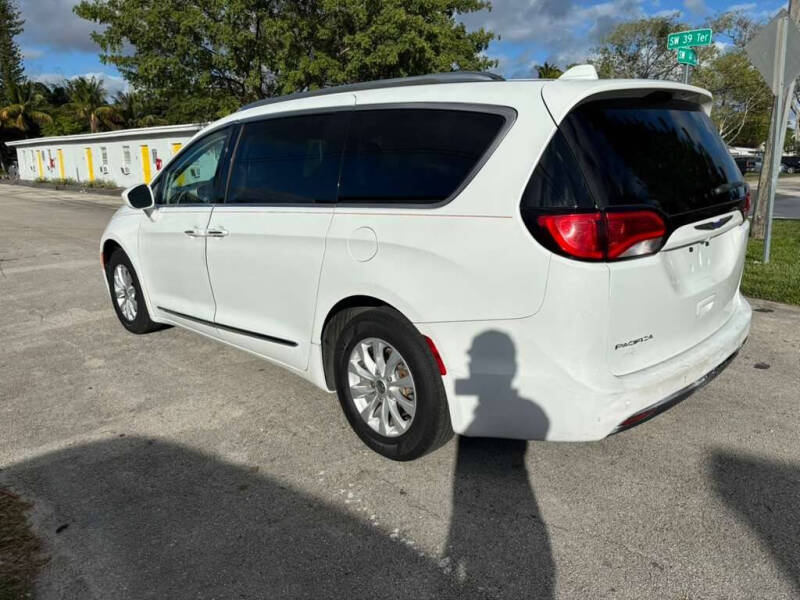 2018 Chrysler Pacifica Touring L