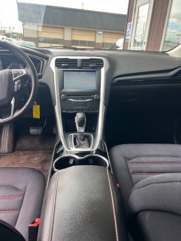 2015 Ford Fusion SE