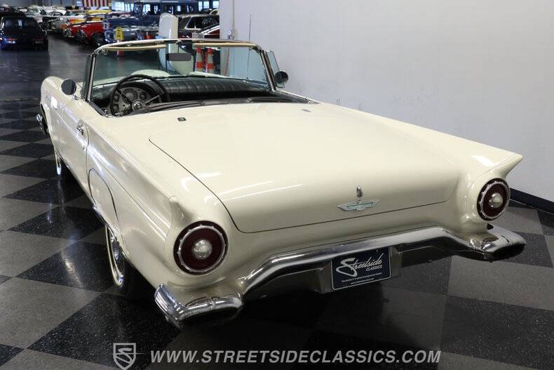1957 Ford Thunderbird