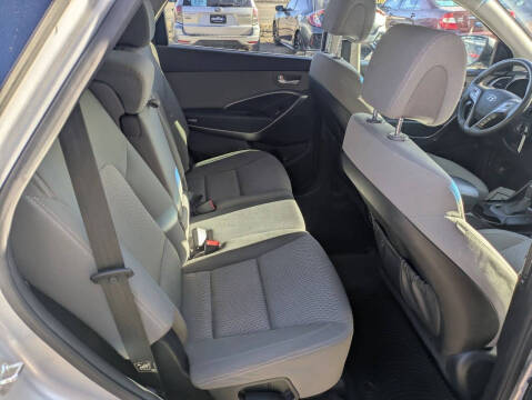 2016 Hyundai Santa Fe SE