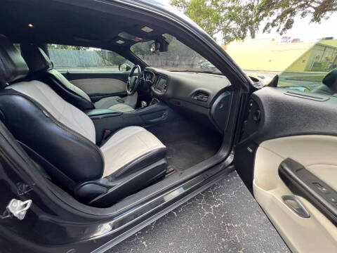 2015 Dodge Challenger SXT Plus