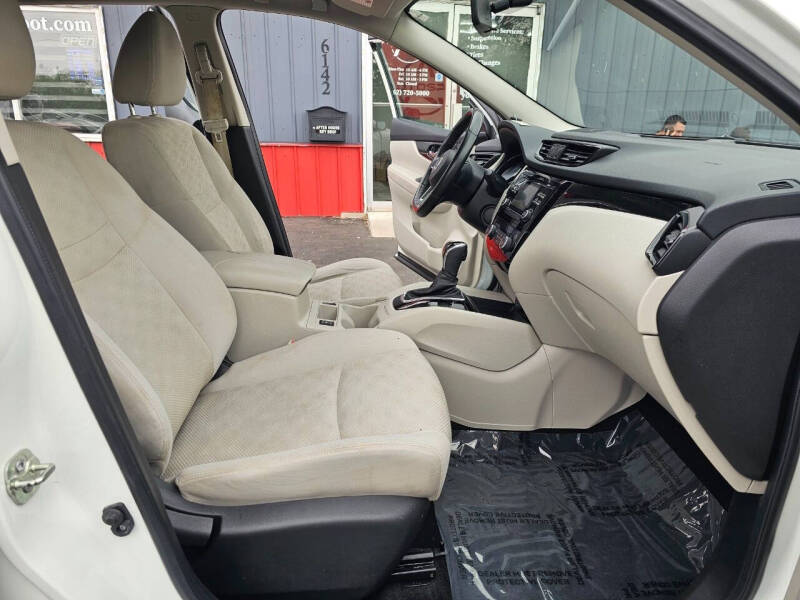 2018 Nissan Rogue Sport SV