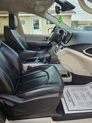 2023 Chrysler Pacifica Touring L