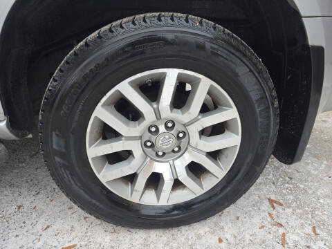 2011 Nissan Pathfinder LE