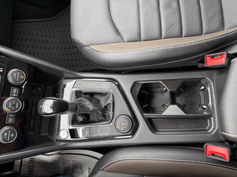 2022 Volkswagen Taos SEL 4Motion