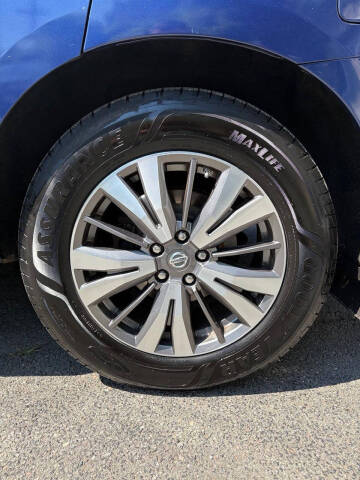 2017 Nissan Pathfinder SL