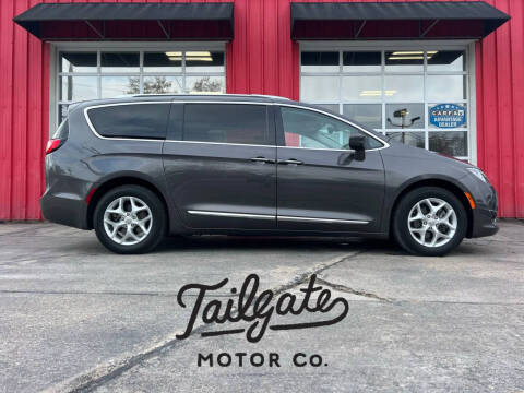 2017 Chrysler Pacifica Touring-L Plus