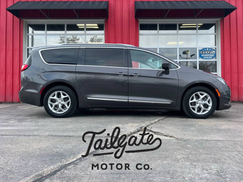 2017 Chrysler Pacifica Touring-L Plus