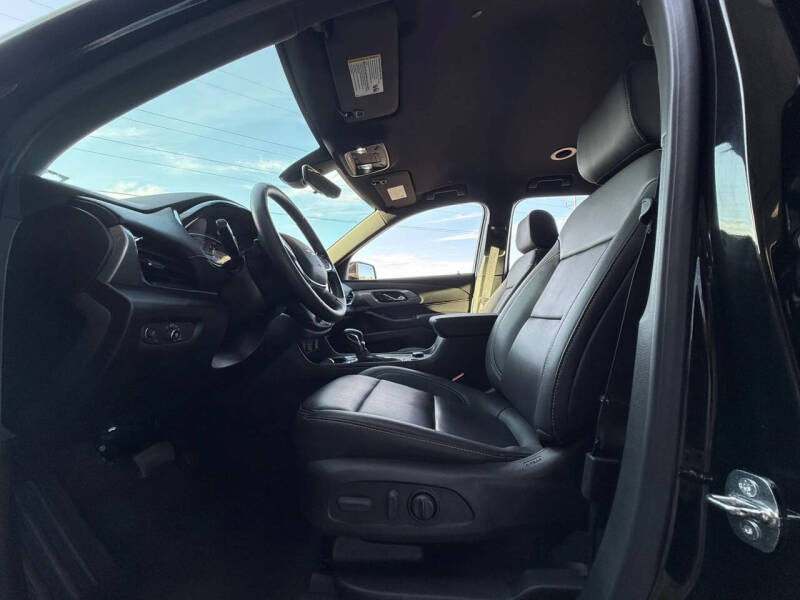 2023 Chevrolet Traverse LT Leather