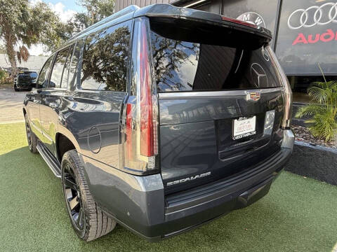 2019 Cadillac Escalade Luxury