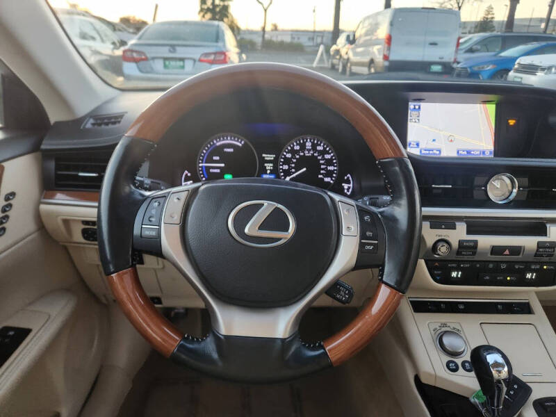 2013 Lexus ES 300h