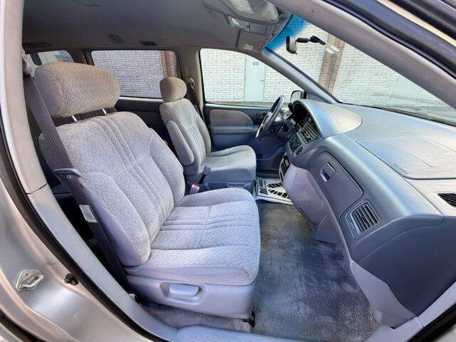 2002 Toyota Sienna CE