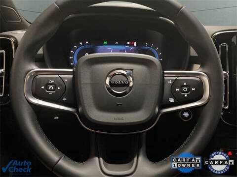 2025 Volvo XC40 B5 Core Bright Theme