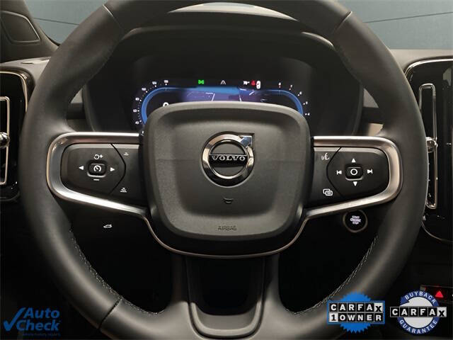 2025 Volvo XC40 B5 Core Bright Theme