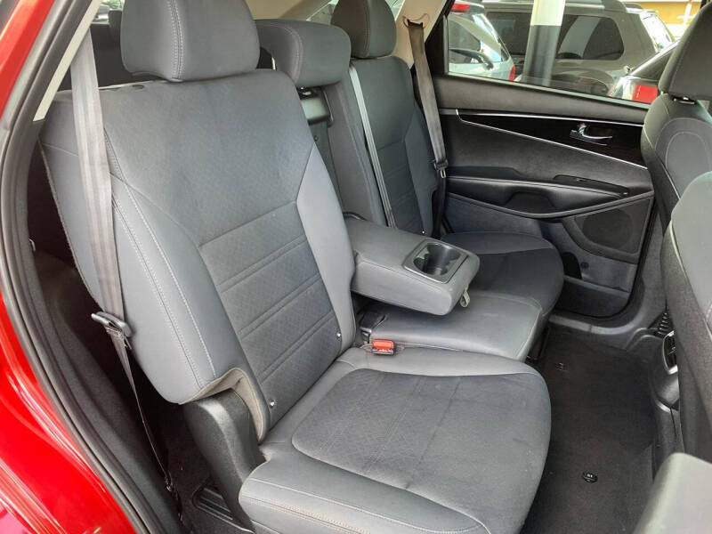 2019 Kia Sorento S V6