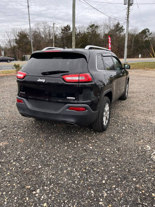 2017 Jeep Cherokee Latitude photo 4