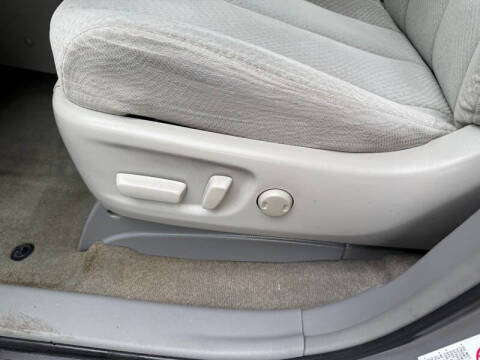 2013 Toyota Sienna LE 8-Passenger