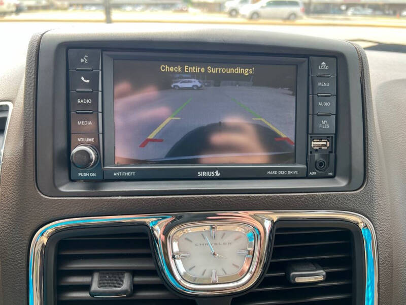 2015 Chrysler Town and Country Touring