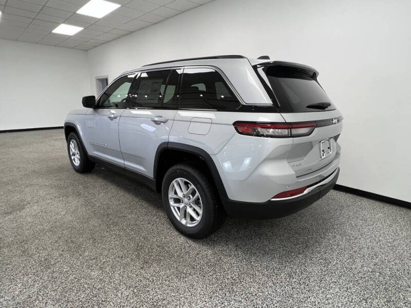 2025 Jeep Grand Cherokee Laredo X