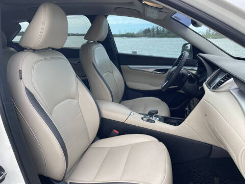 2019 Infiniti QX50 Essential